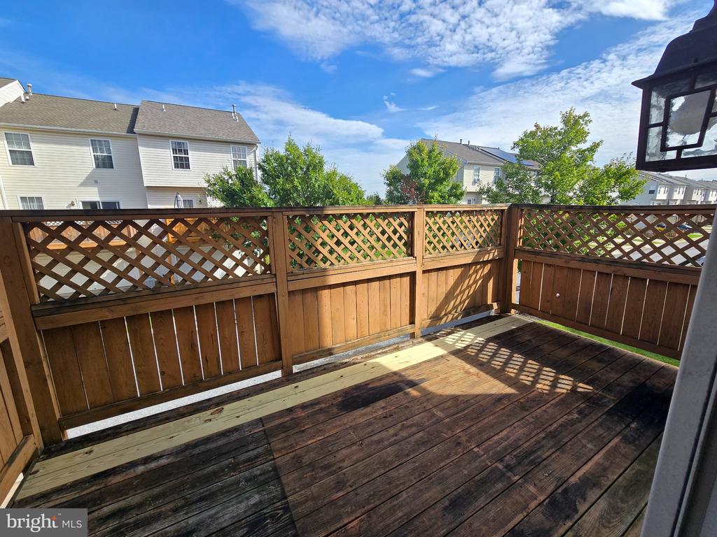 24 HALLSDALE COURT