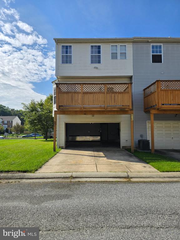 24 HALLSDALE COURT