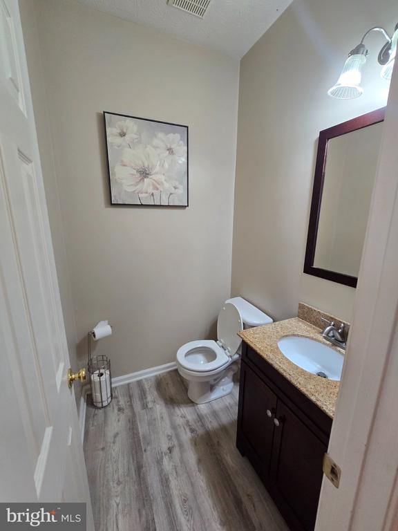 24 HALLSDALE COURT