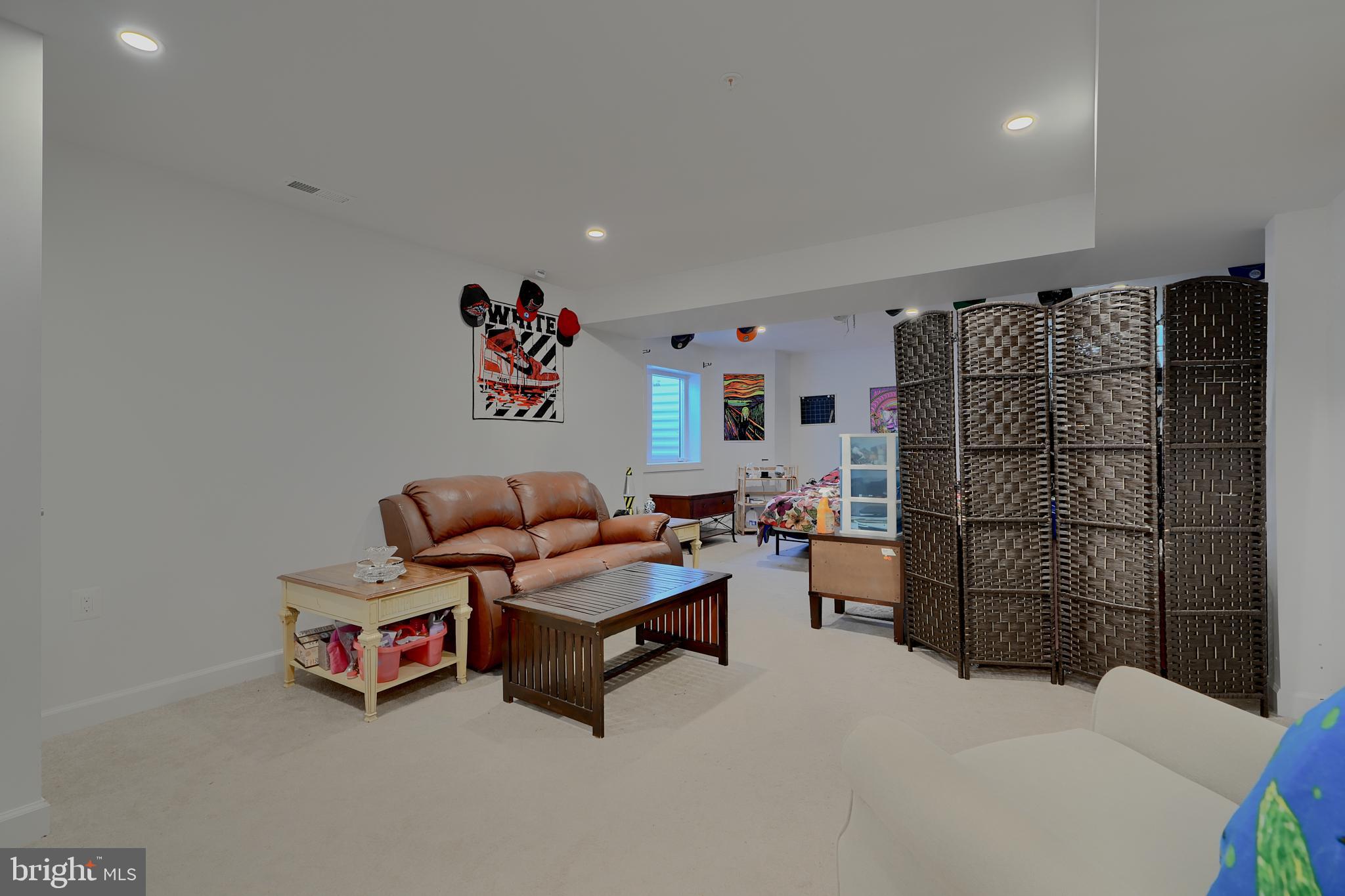 903 Walnut St