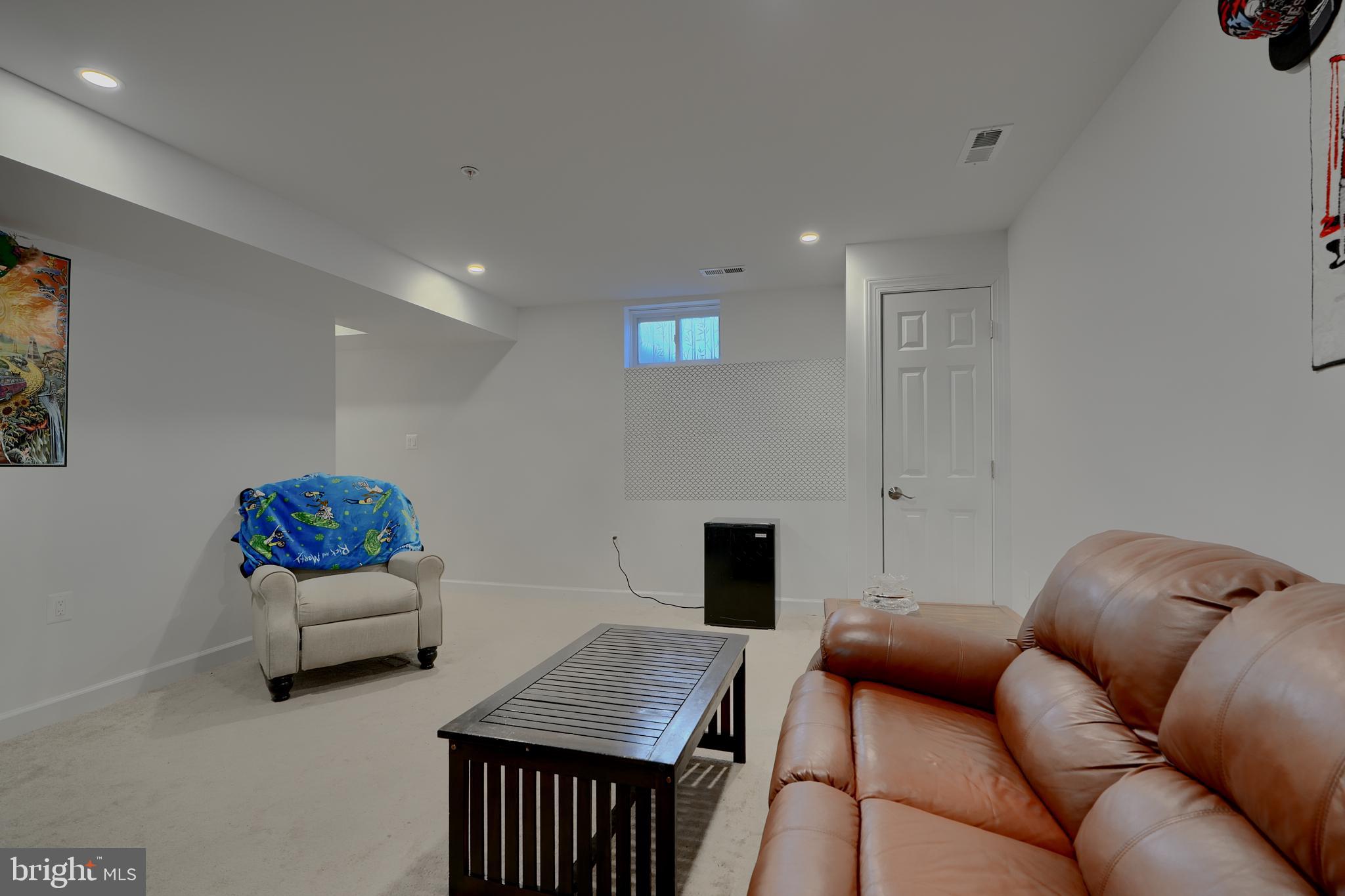 903 Walnut St