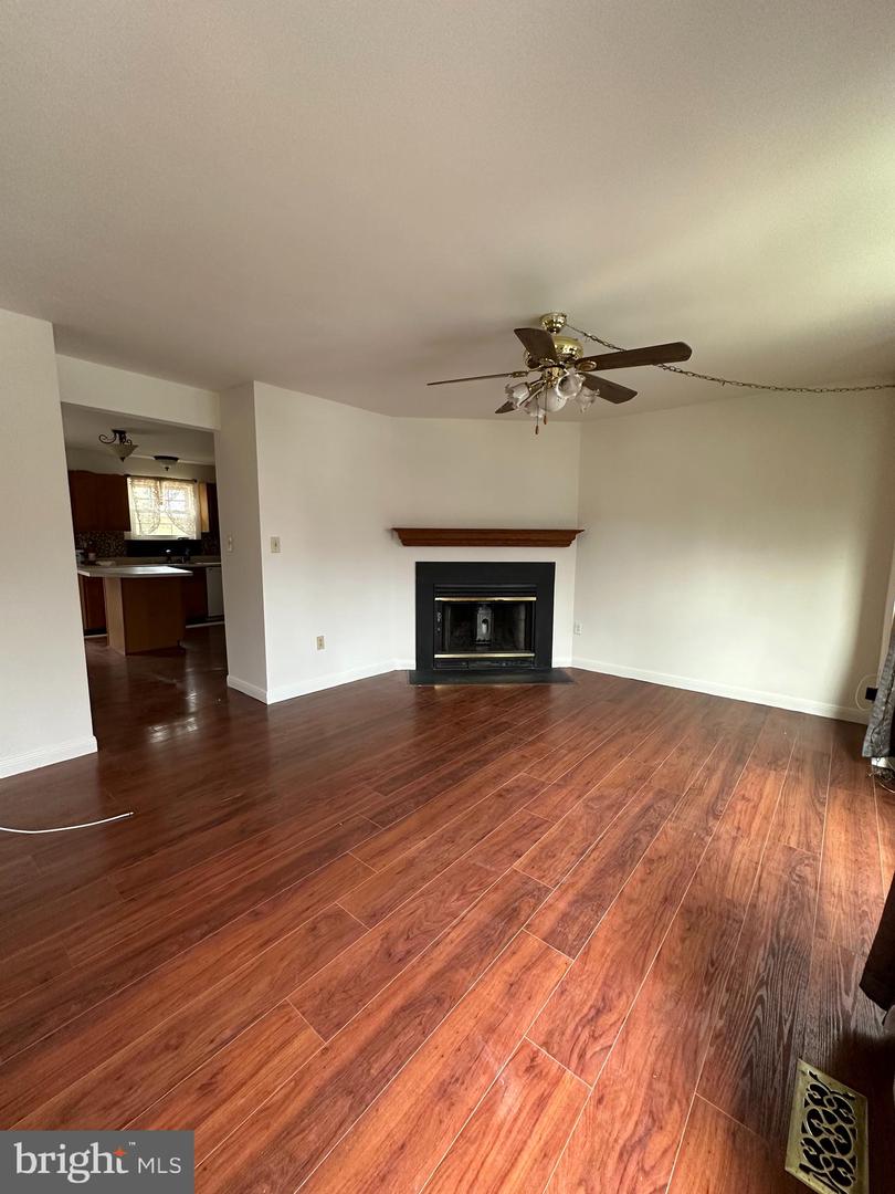 1238 Splashing Brook Dr