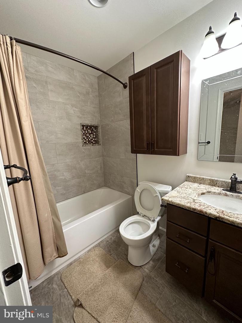 1238 Splashing Brook Dr