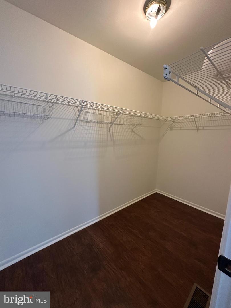 1238 Splashing Brook Dr