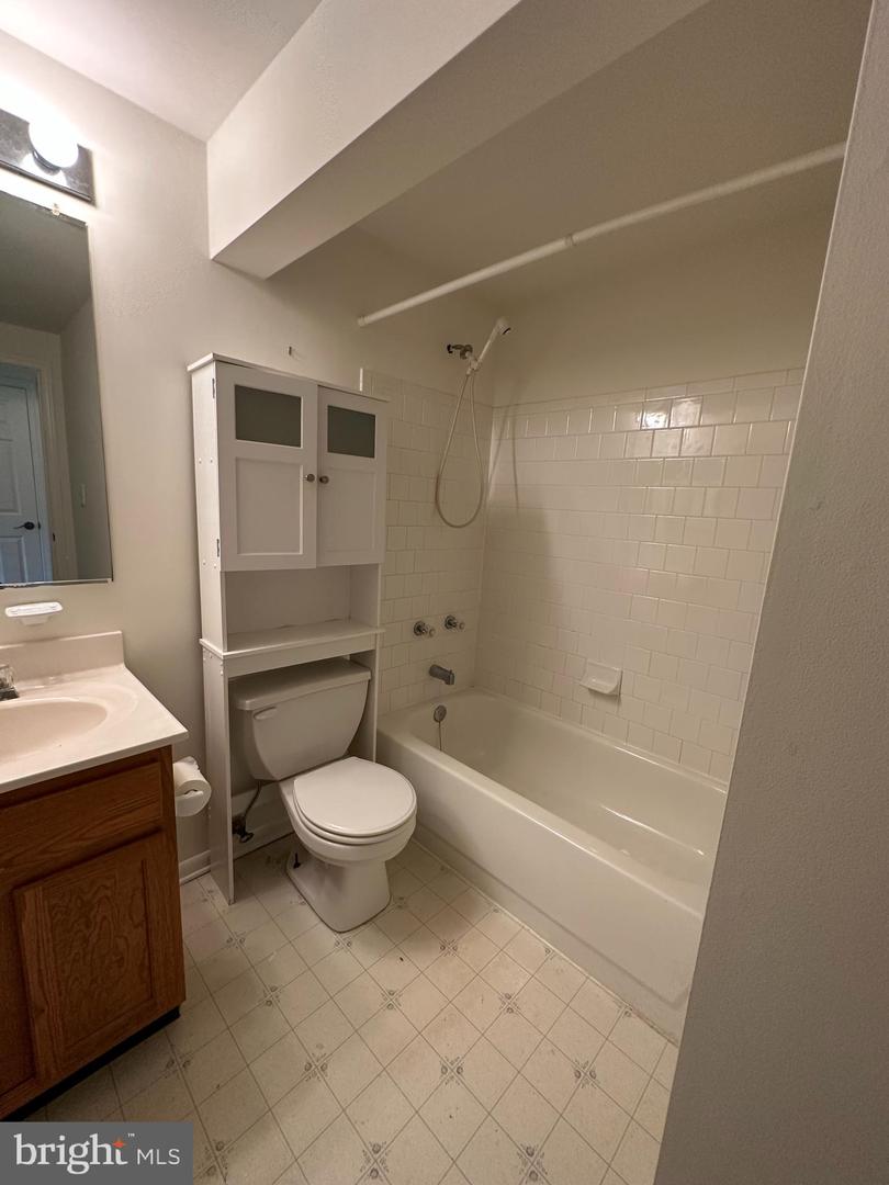 1238 Splashing Brook Dr