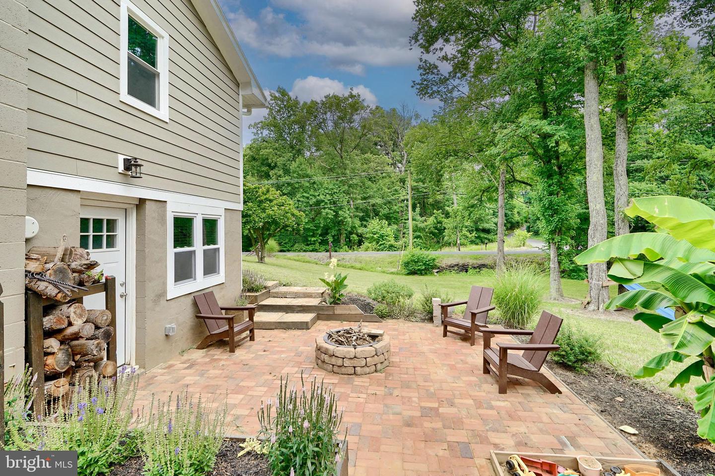 3002 Goat Hill Rd