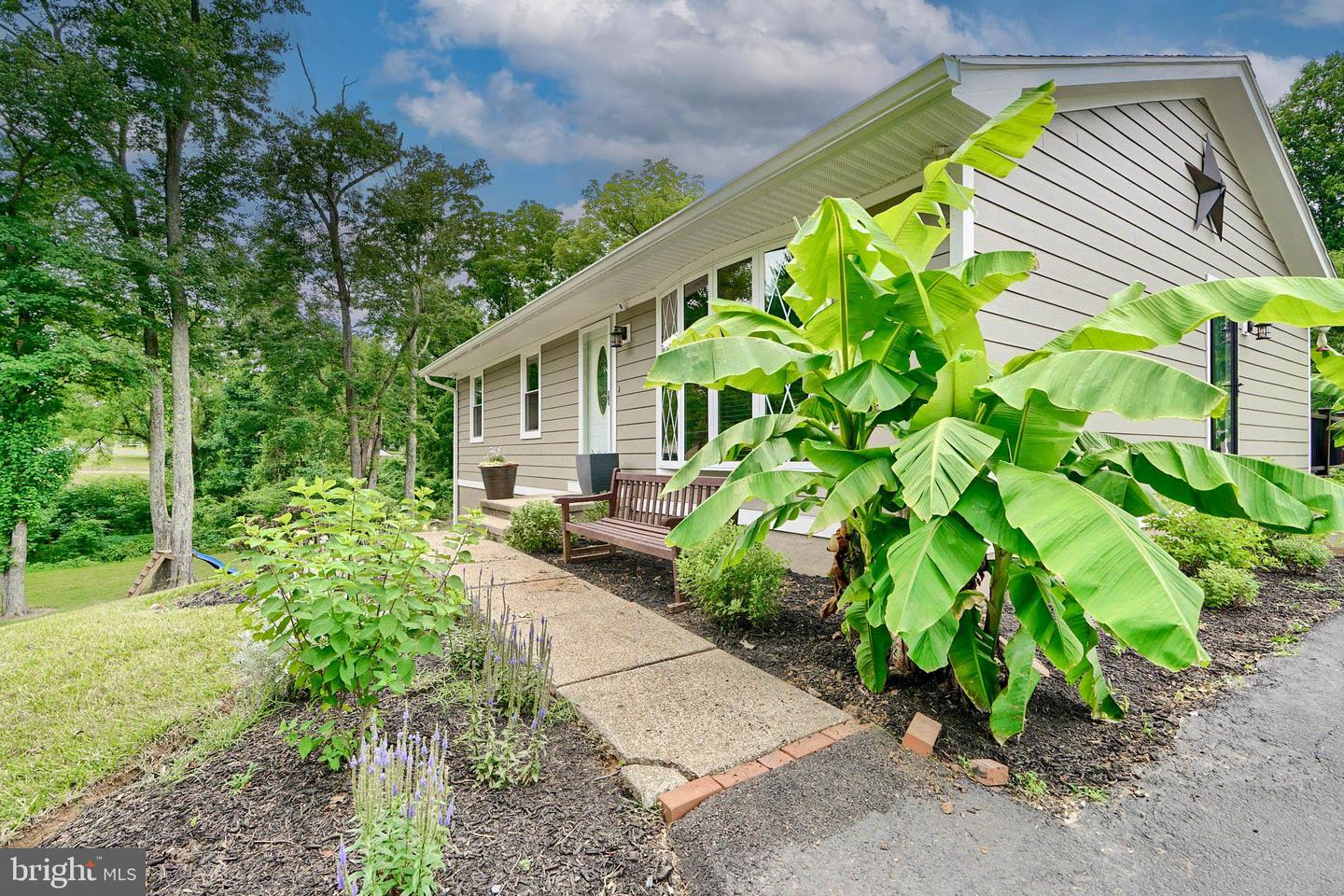 3002 Goat Hill Rd