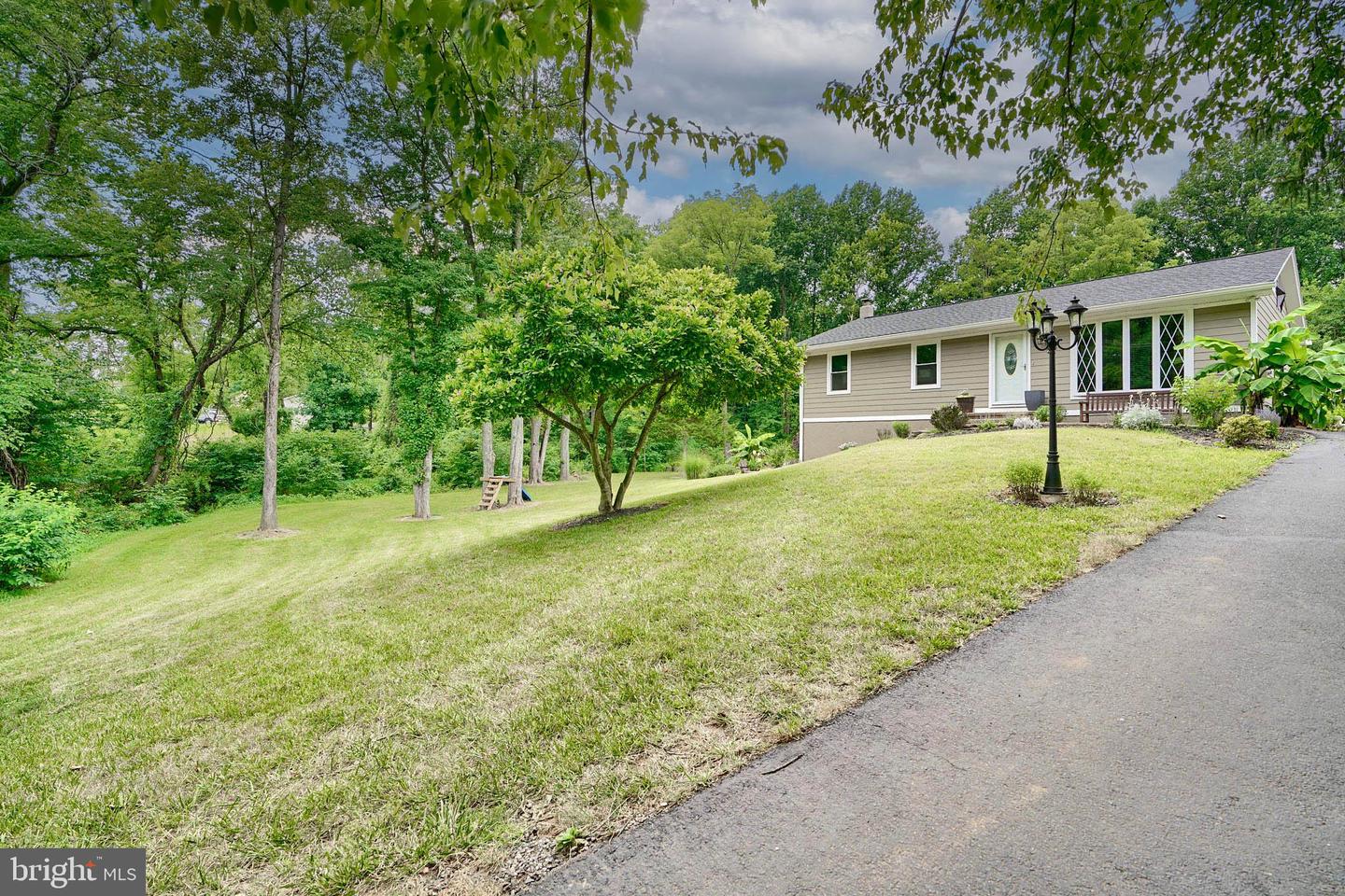 3002 Goat Hill Rd