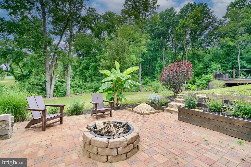 3002 Goat Hill Rd