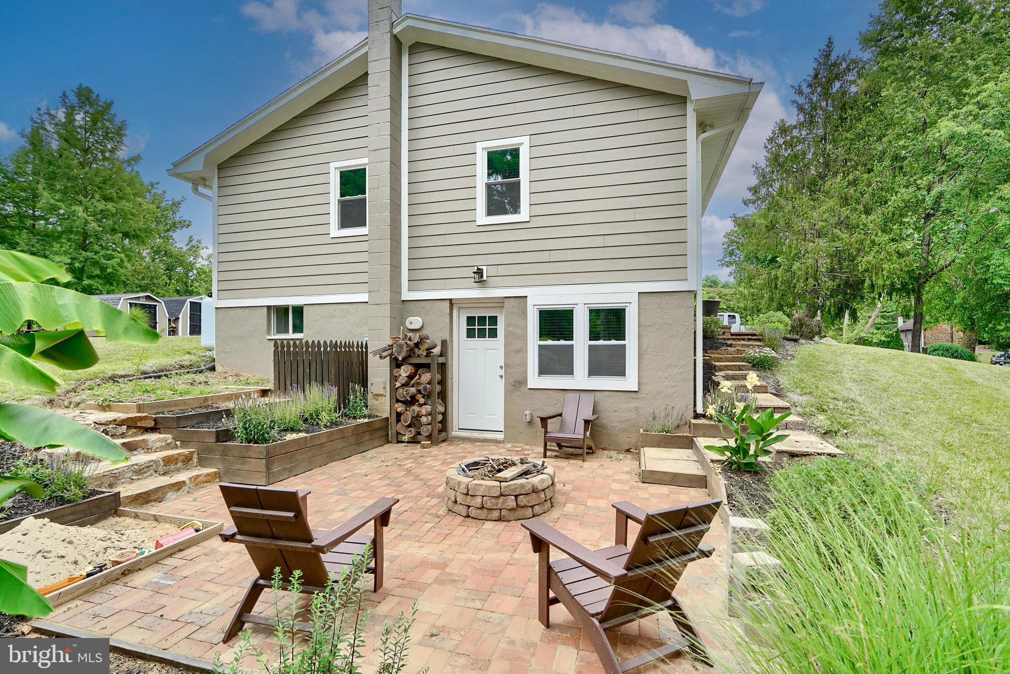3002 Goat Hill Rd