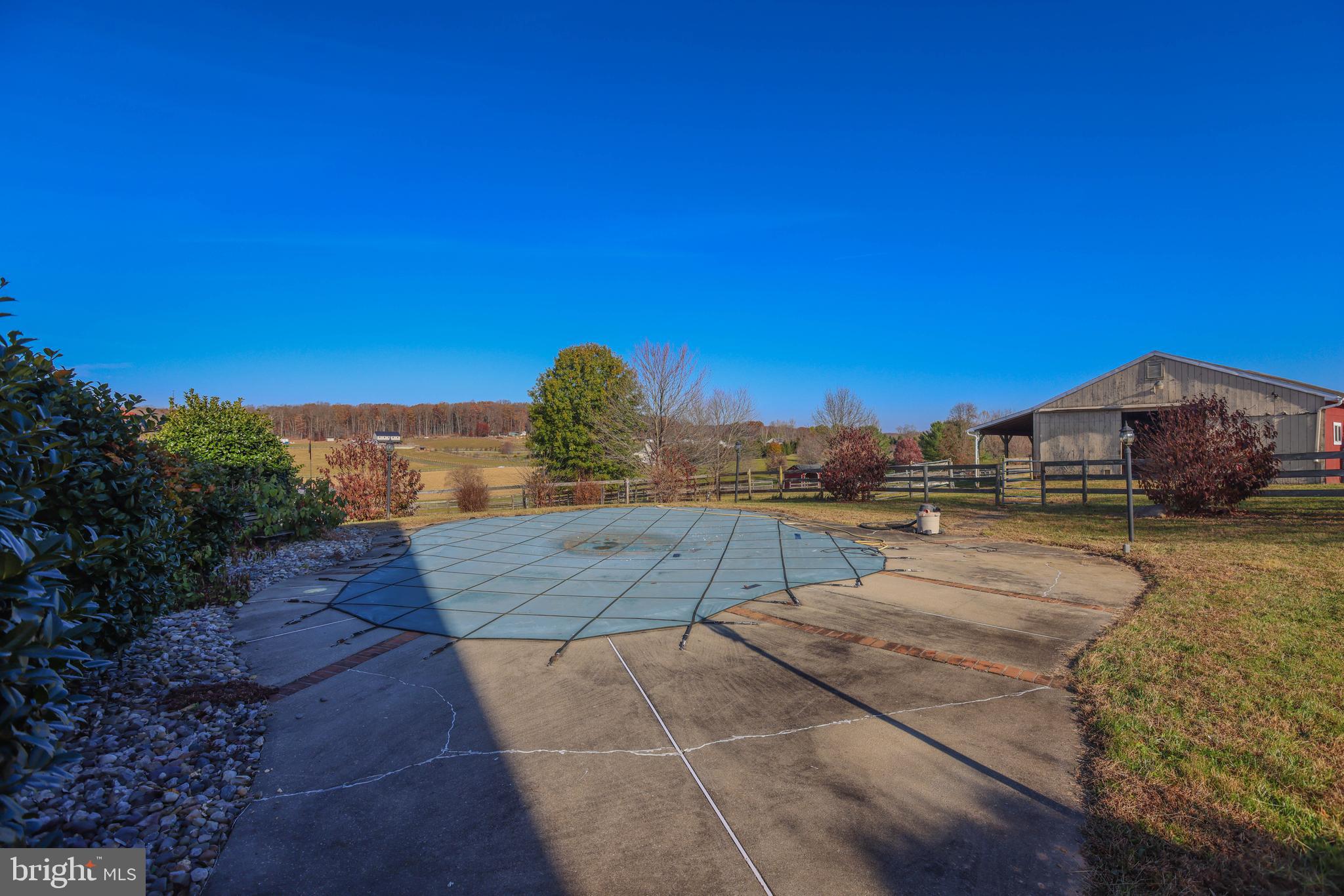1420 Heaps Rd