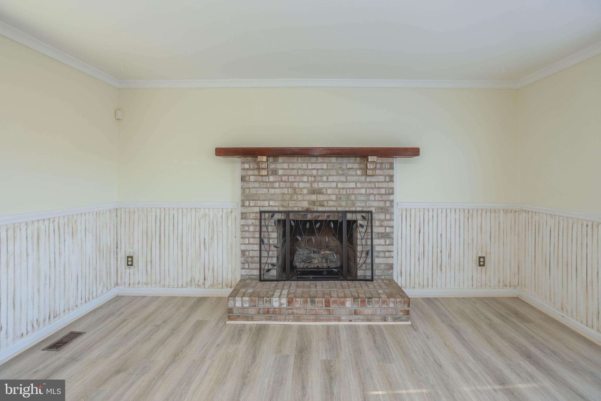 1420 Heaps Rd