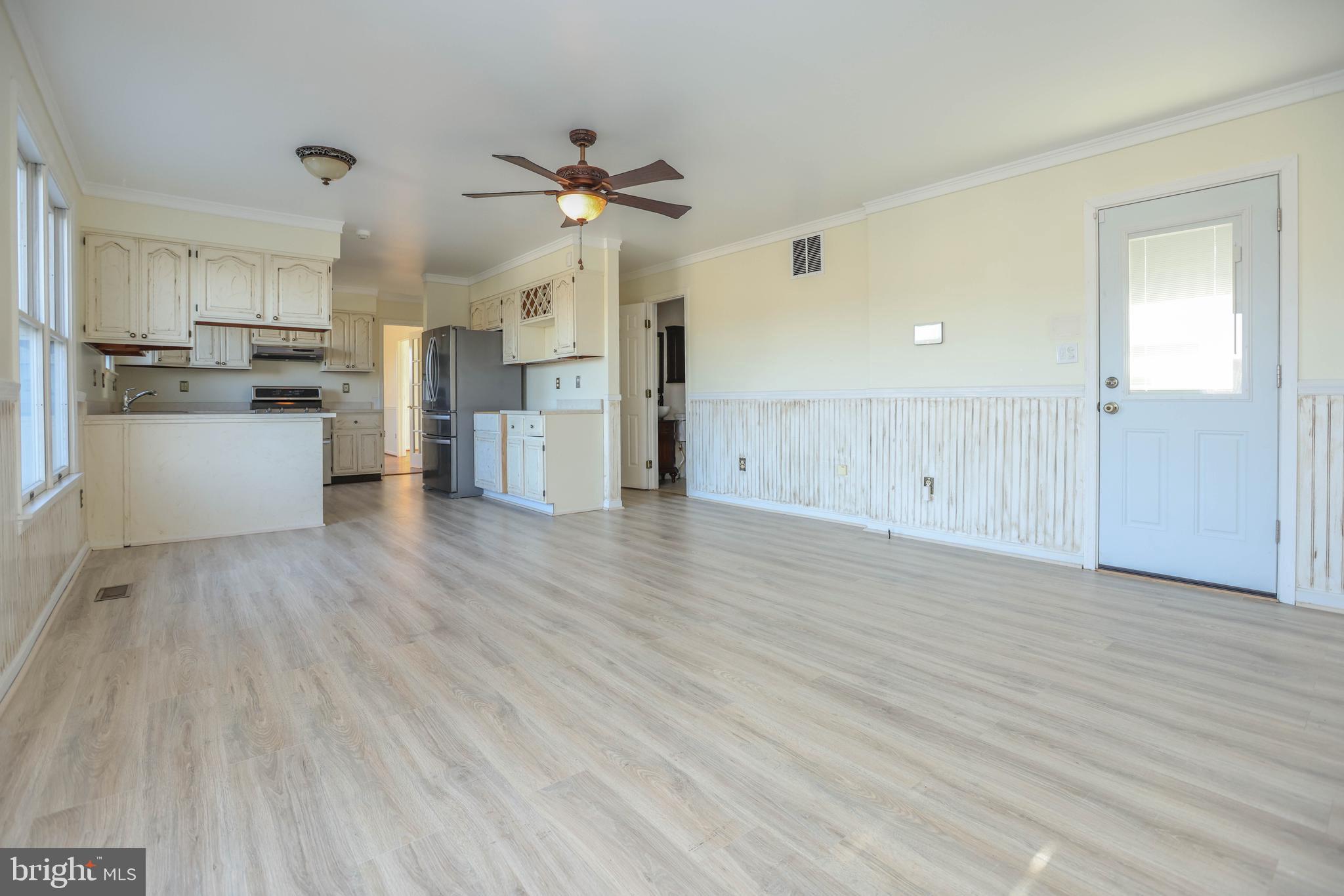 1420 Heaps Rd