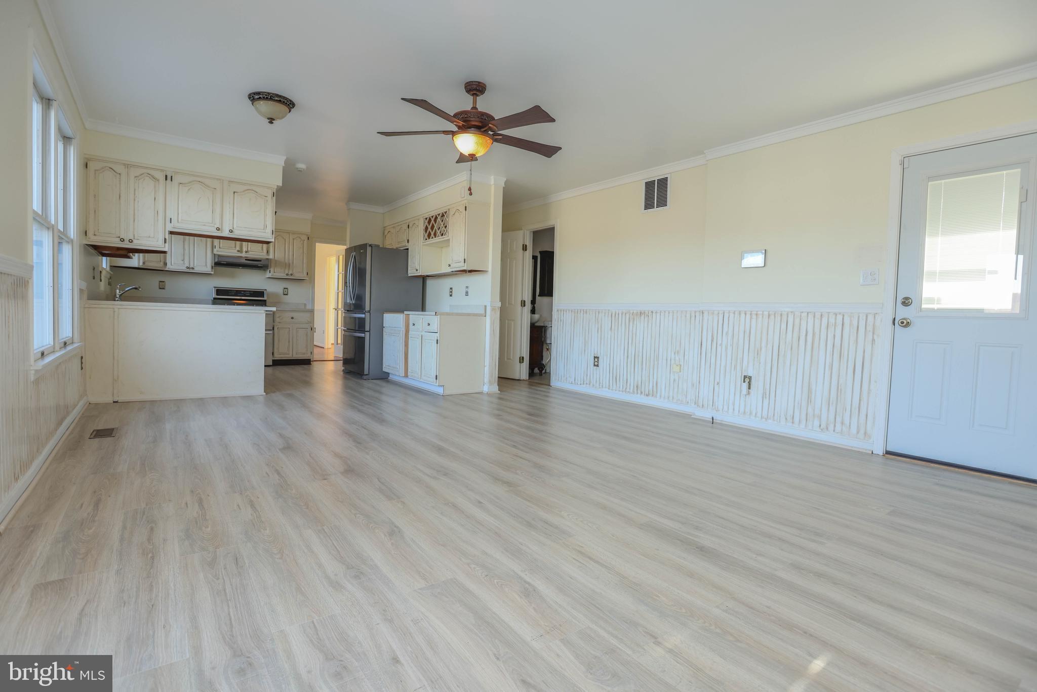 1420 Heaps Rd