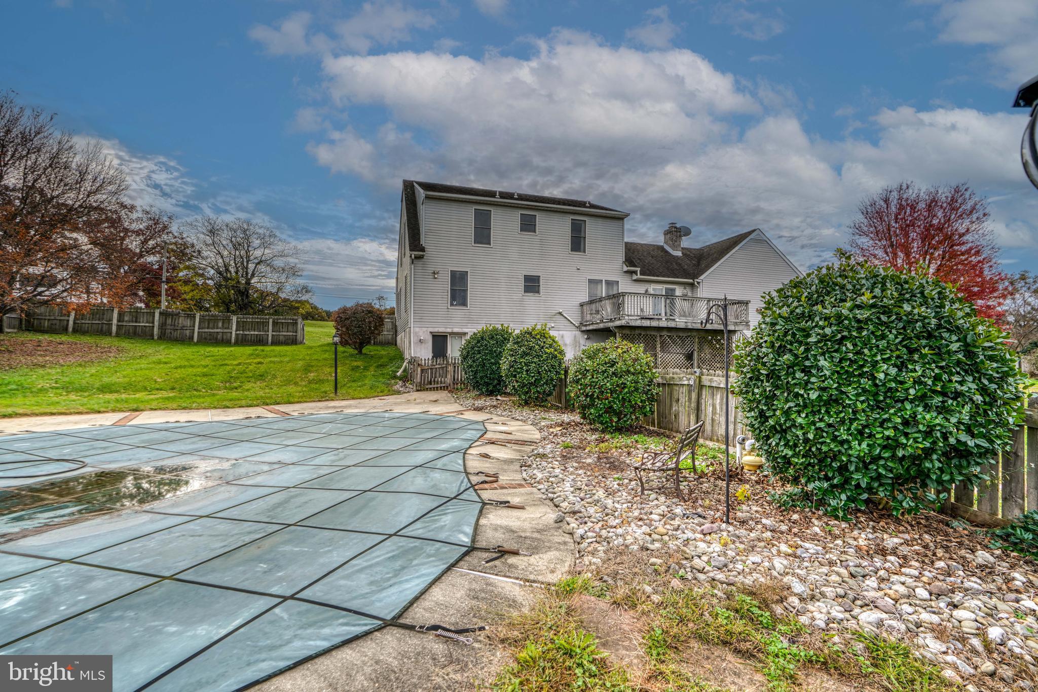 1420 Heaps Rd