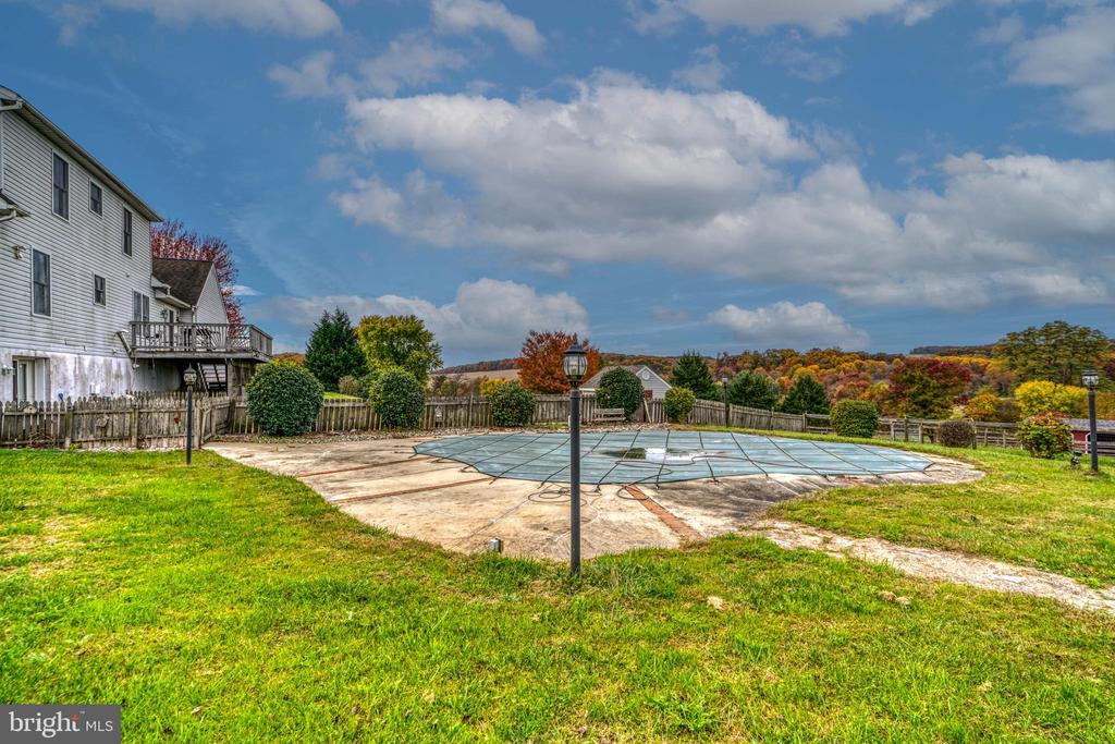 1420 Heaps Rd
