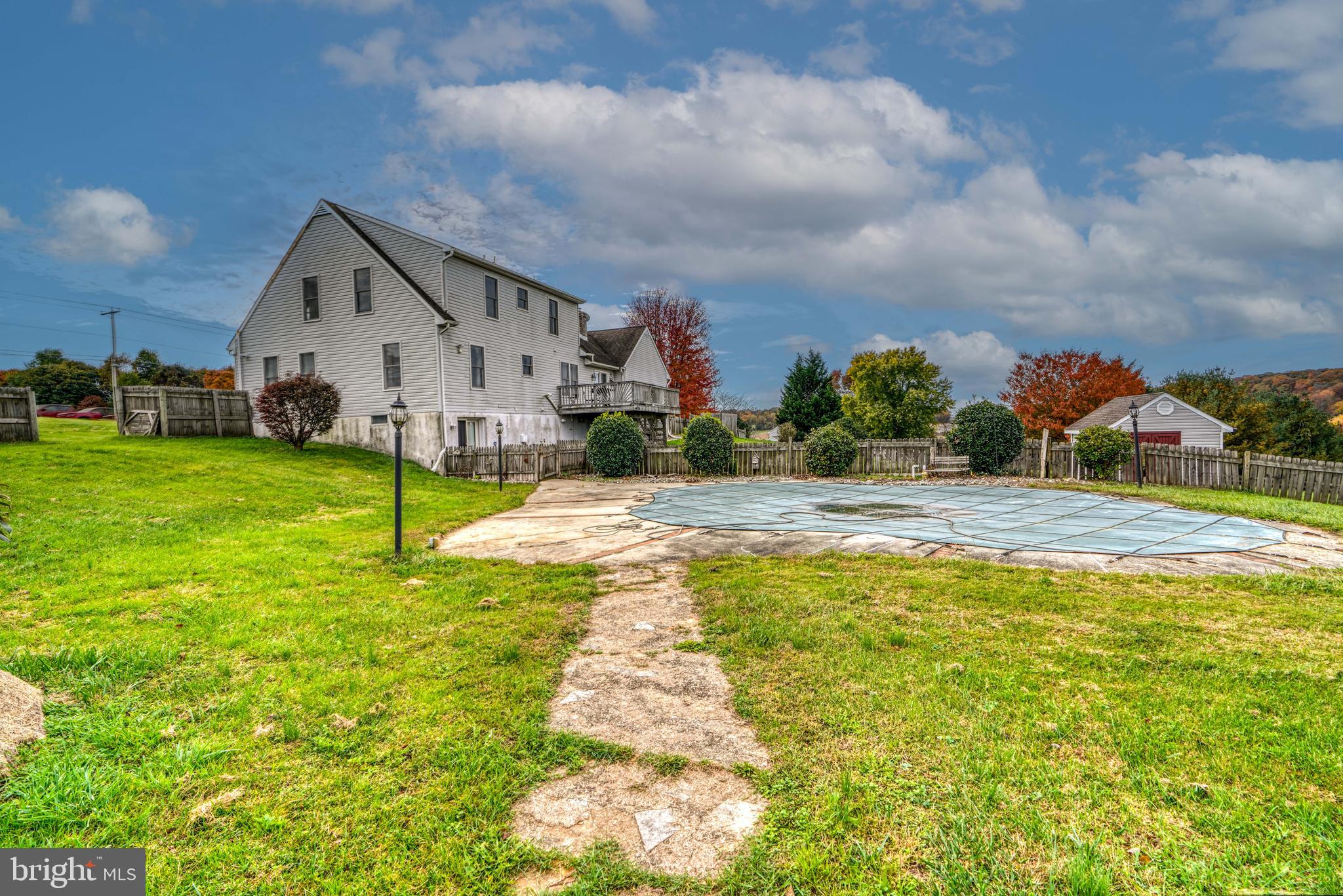 1420 Heaps Rd