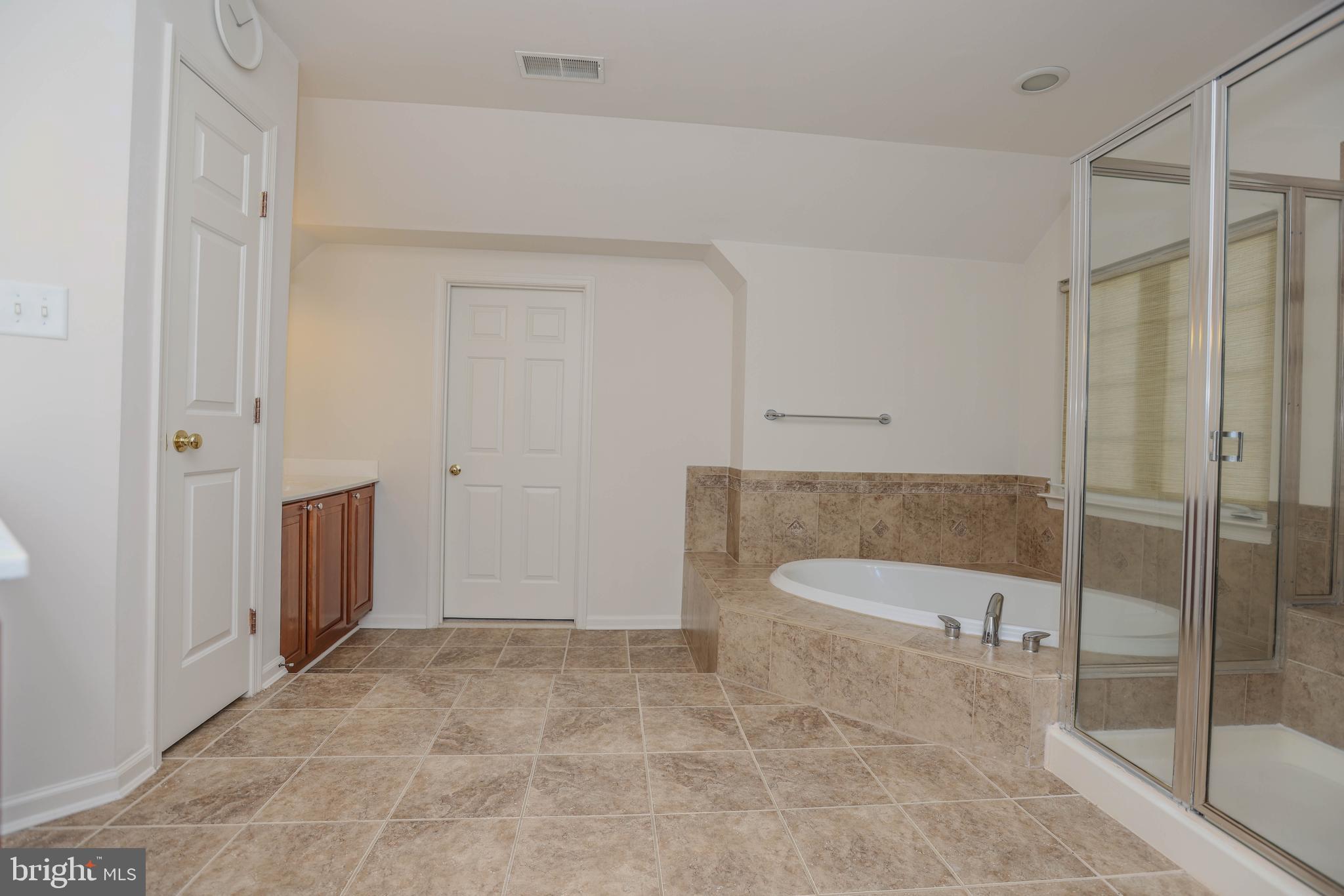 307 Loganwood Ct