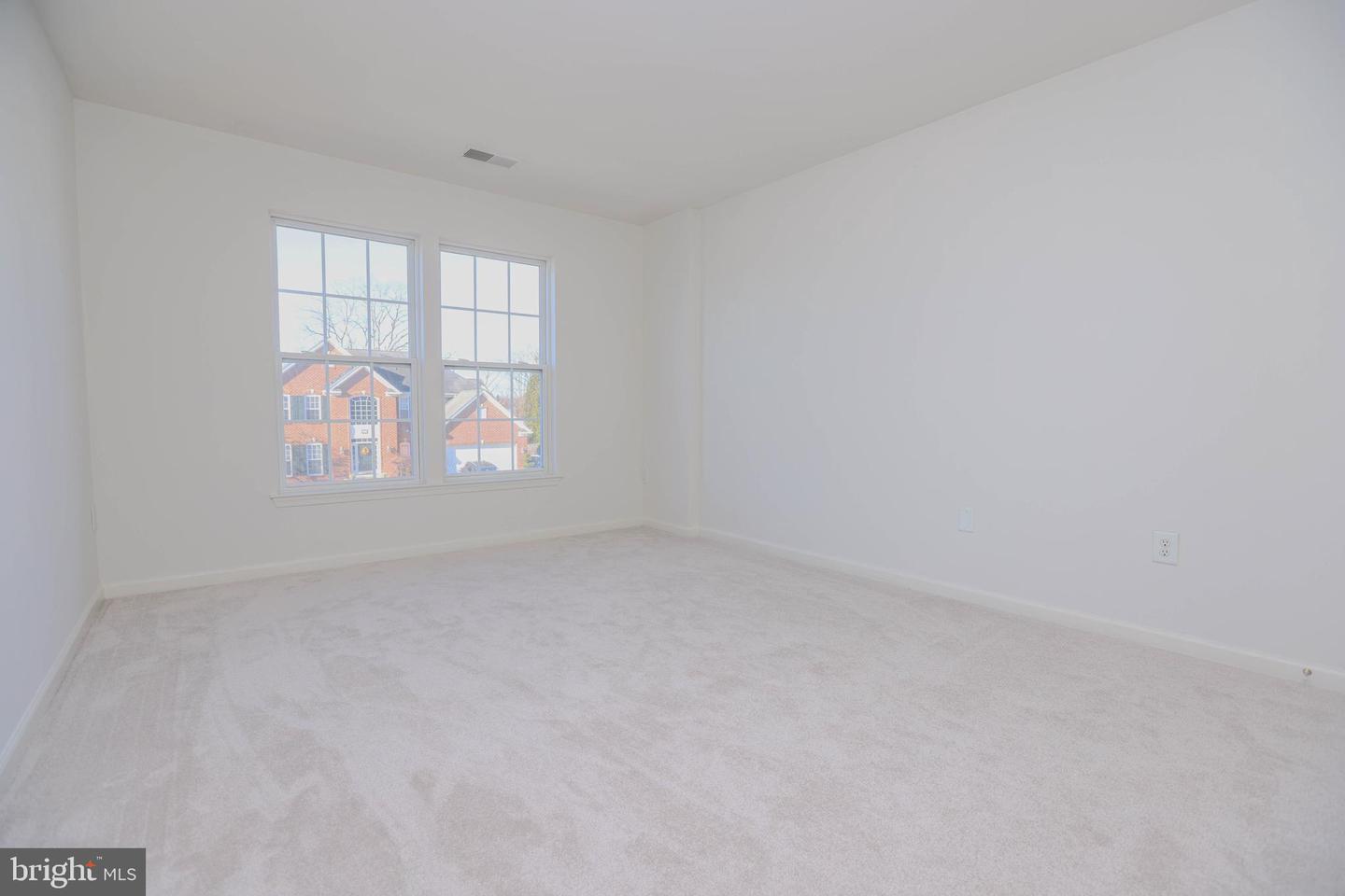 307 Loganwood Ct