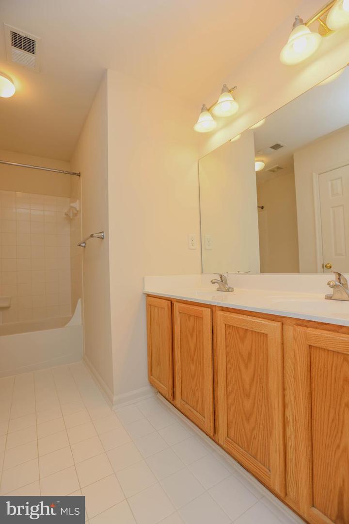 307 Loganwood Ct