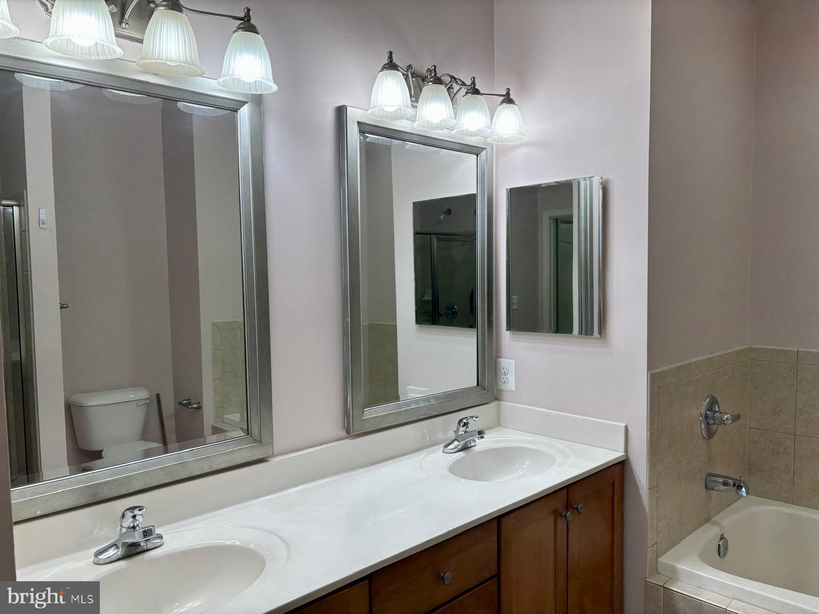 702 PERTHSHIRE PL #2