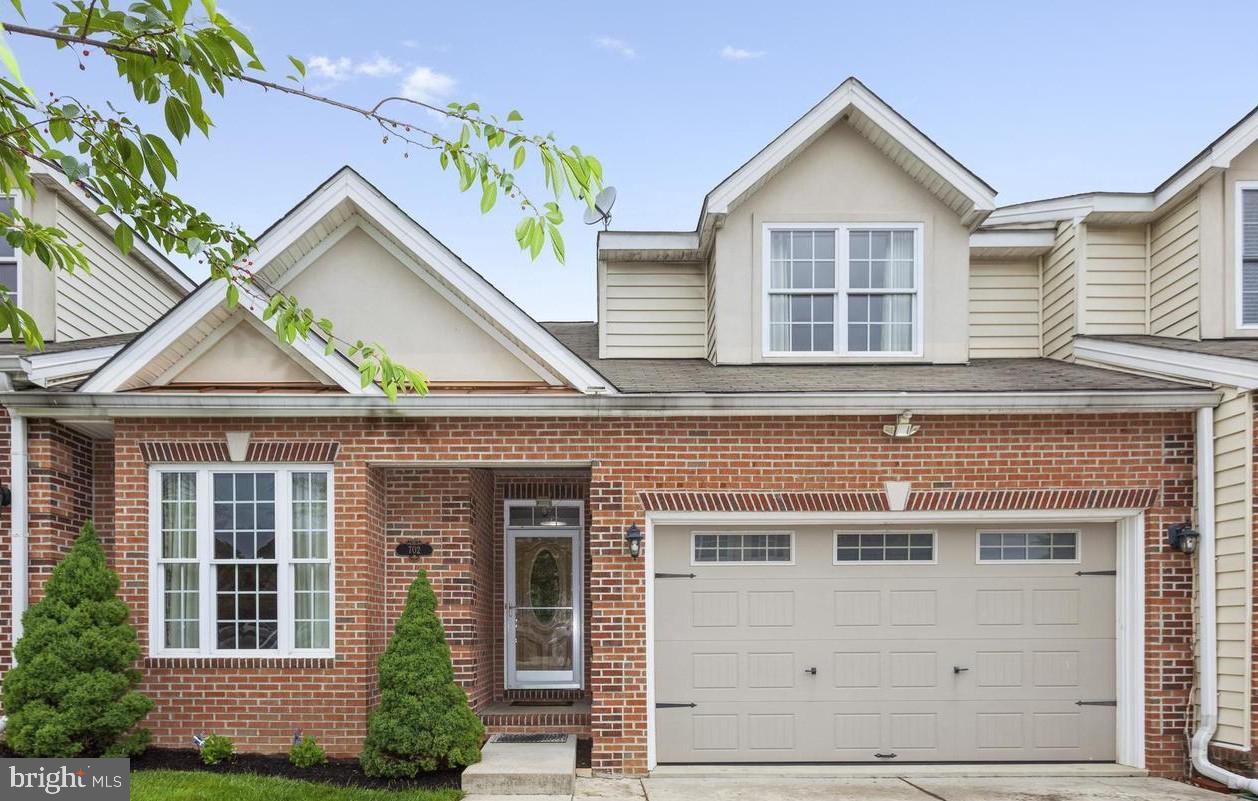 702 PERTHSHIRE PL #2