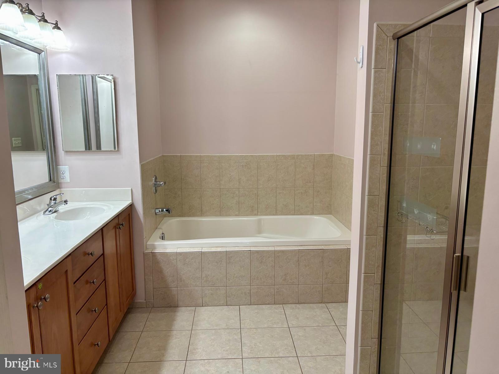 702 PERTHSHIRE PL #2