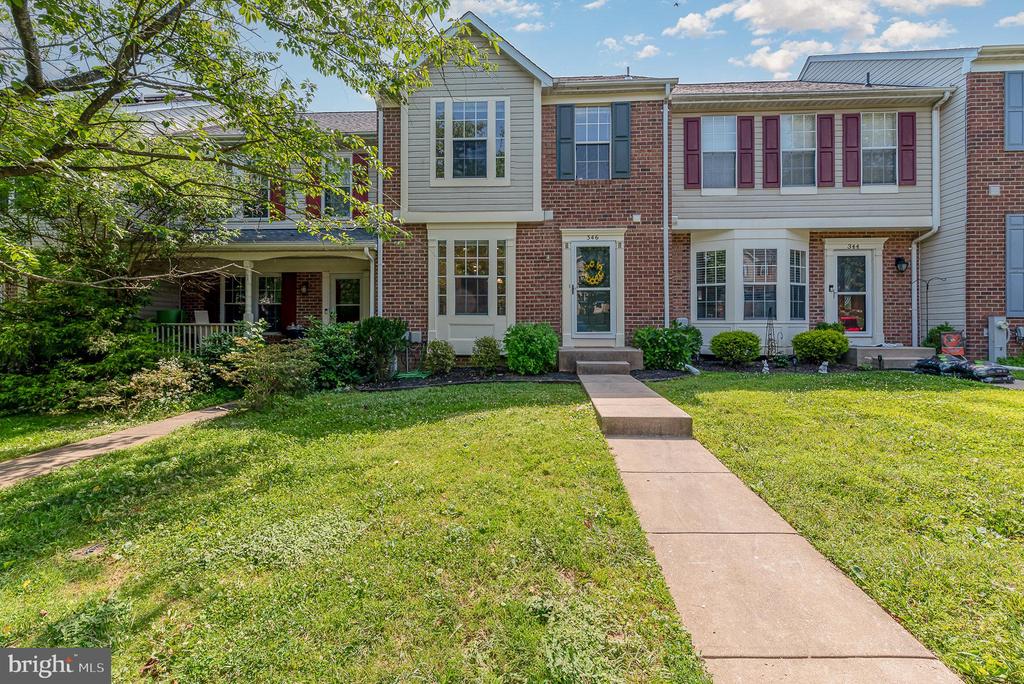 346 HONEY LOCUST COURT