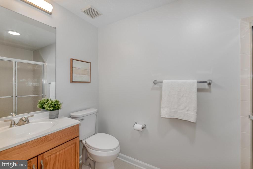 346 HONEY LOCUST COURT
