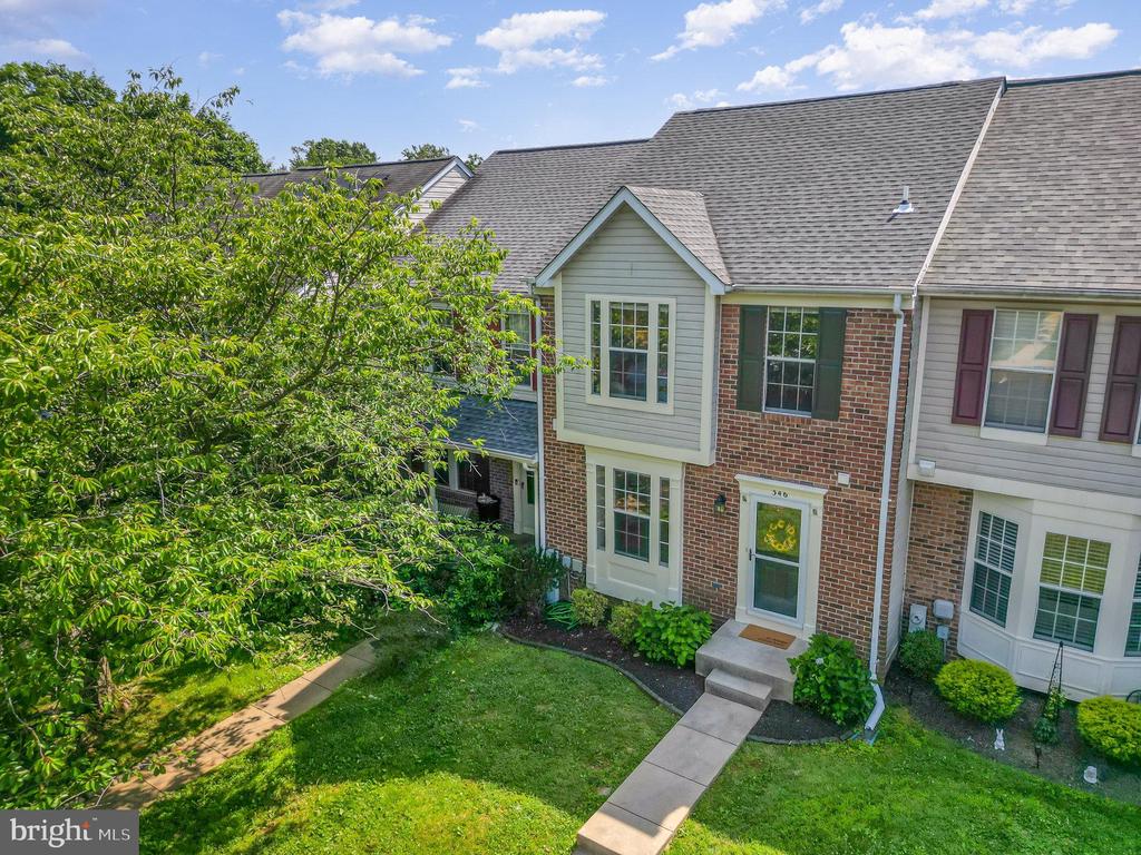 346 HONEY LOCUST COURT