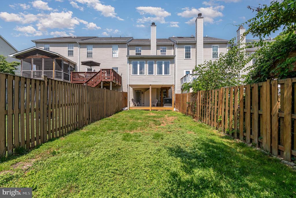 346 HONEY LOCUST COURT