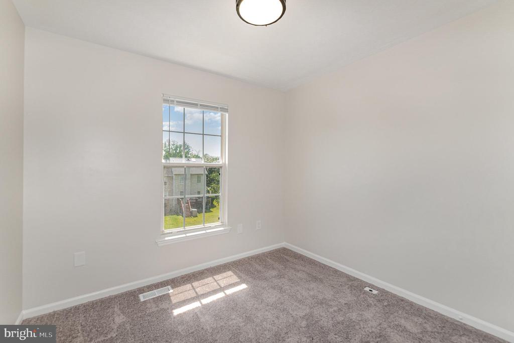 346 HONEY LOCUST COURT