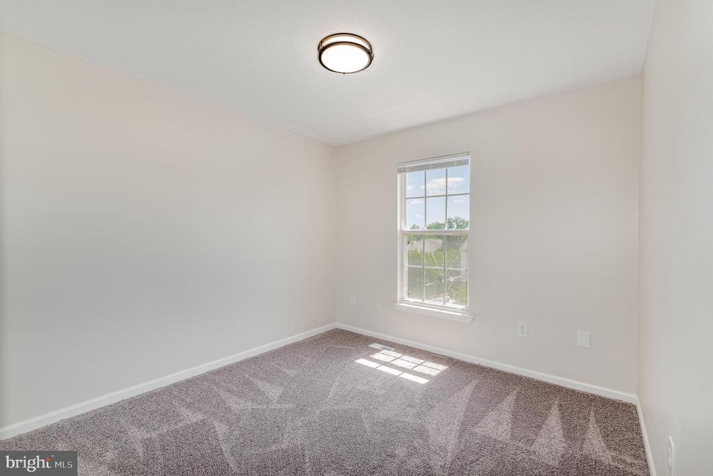 346 HONEY LOCUST COURT