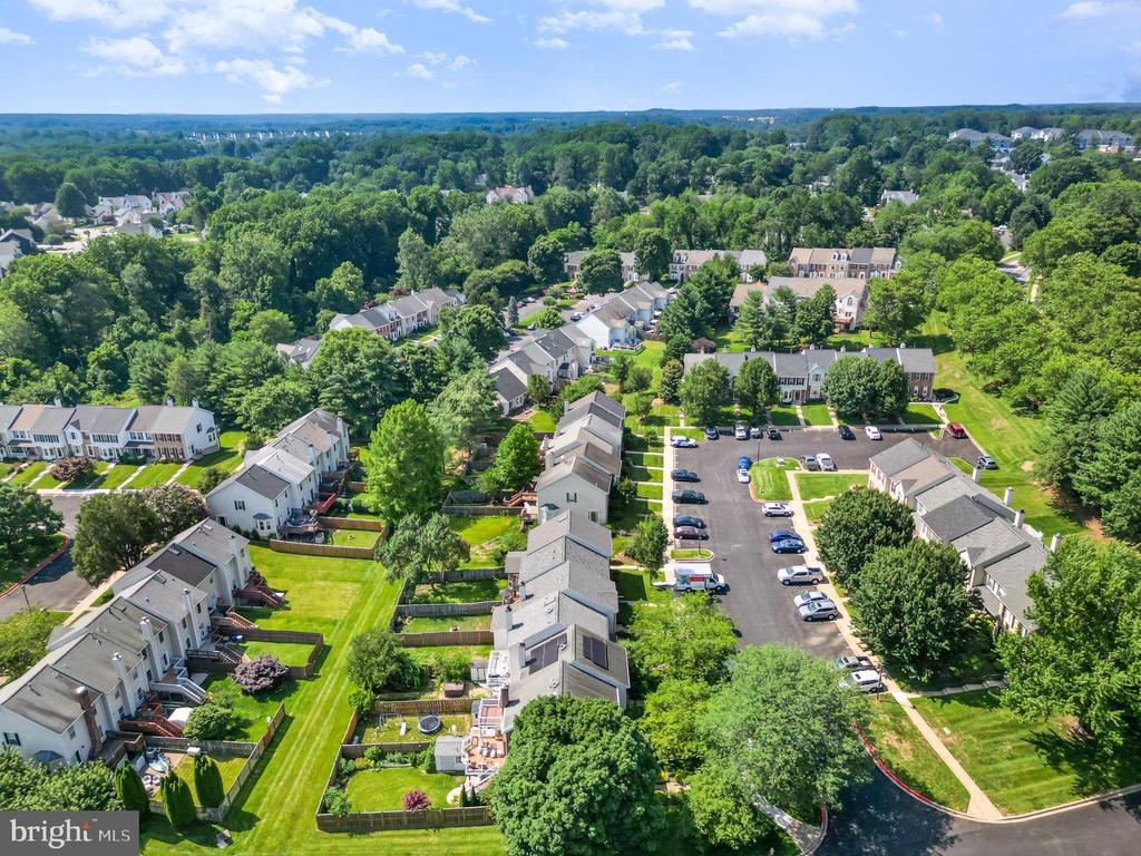 346 HONEY LOCUST COURT