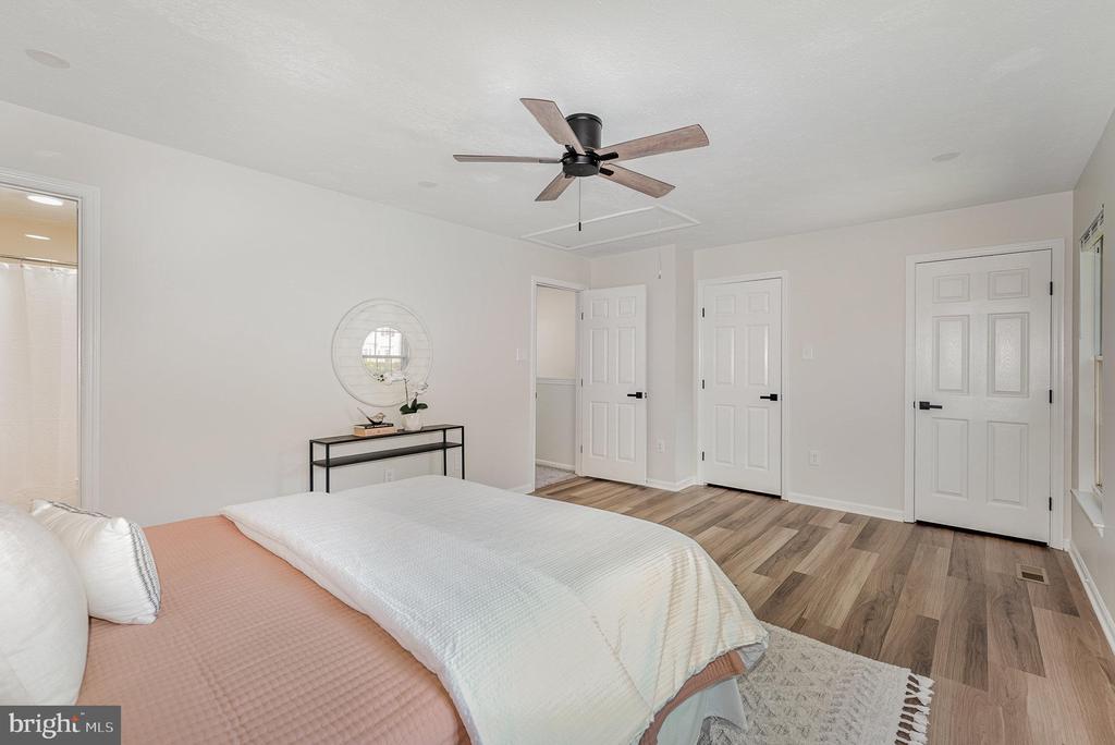 346 HONEY LOCUST COURT