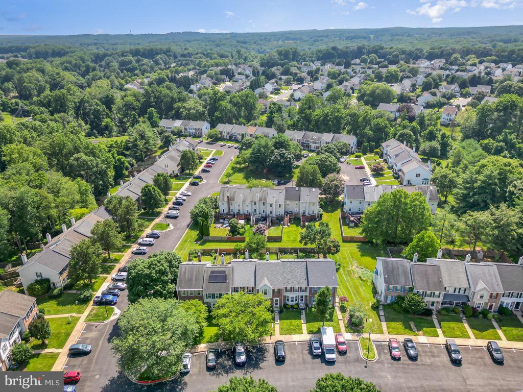 346 HONEY LOCUST COURT