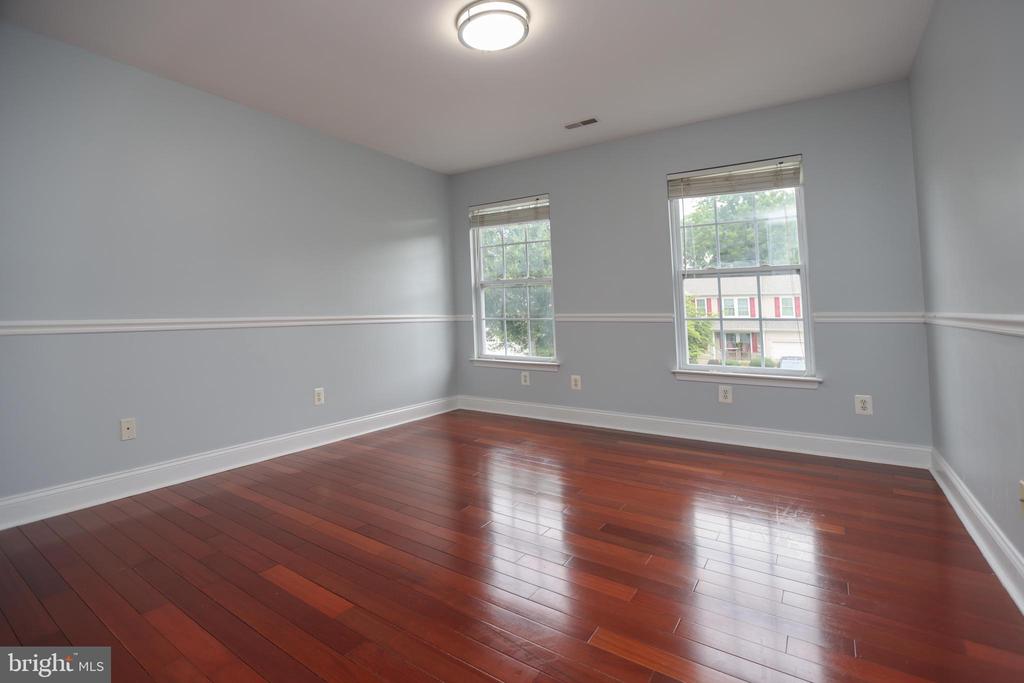 1813 CHAROLAIS COURT