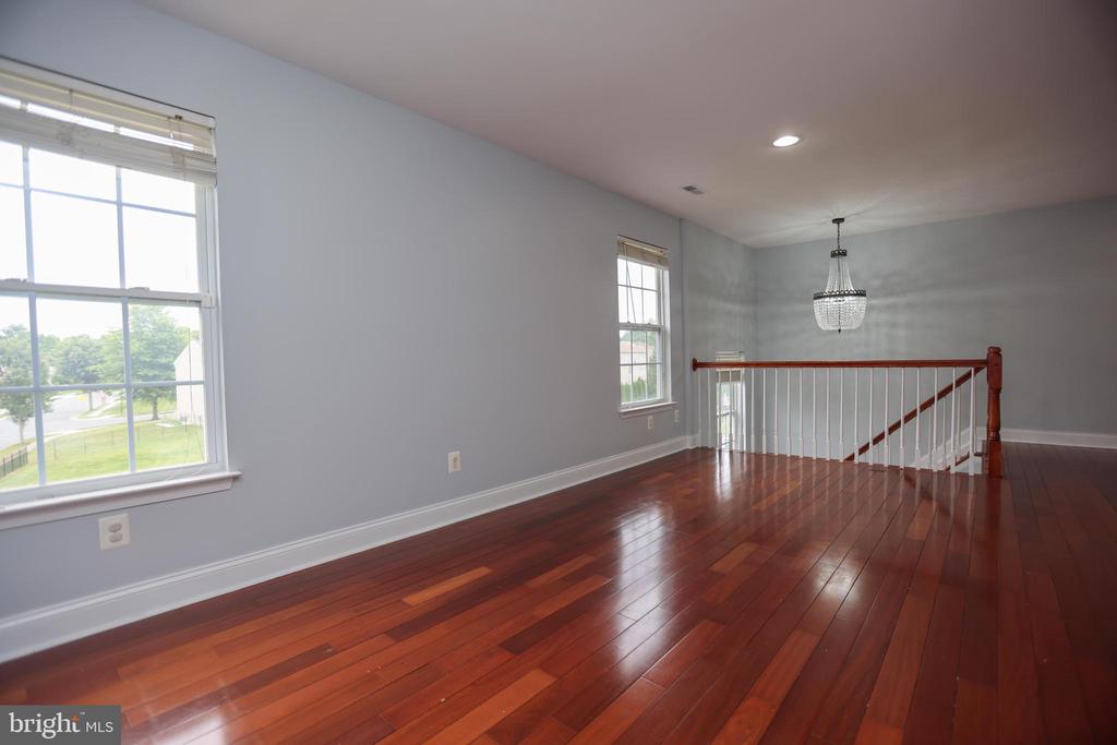 1813 CHAROLAIS COURT