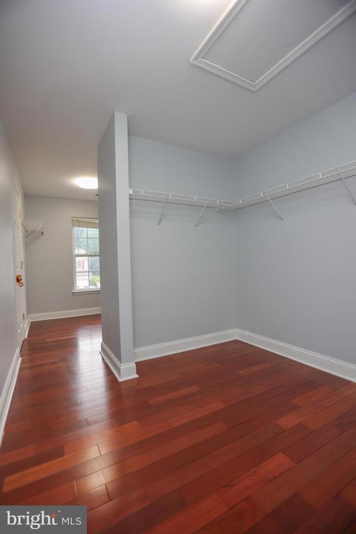 1813 CHAROLAIS COURT
