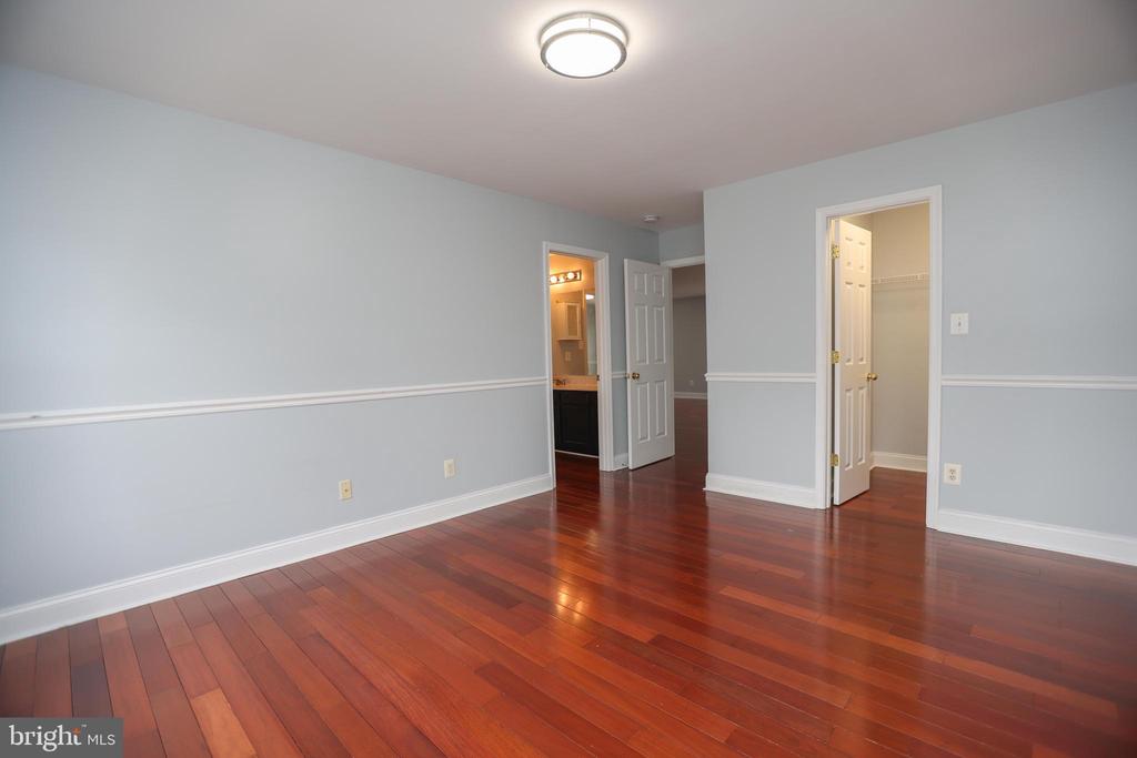 1813 CHAROLAIS COURT