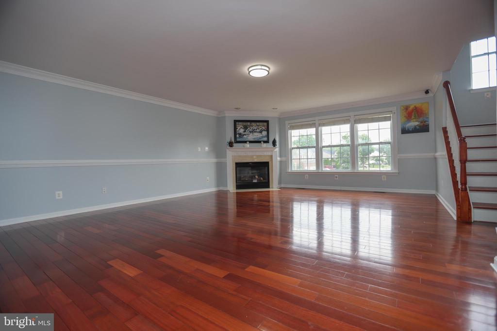 1813 CHAROLAIS COURT