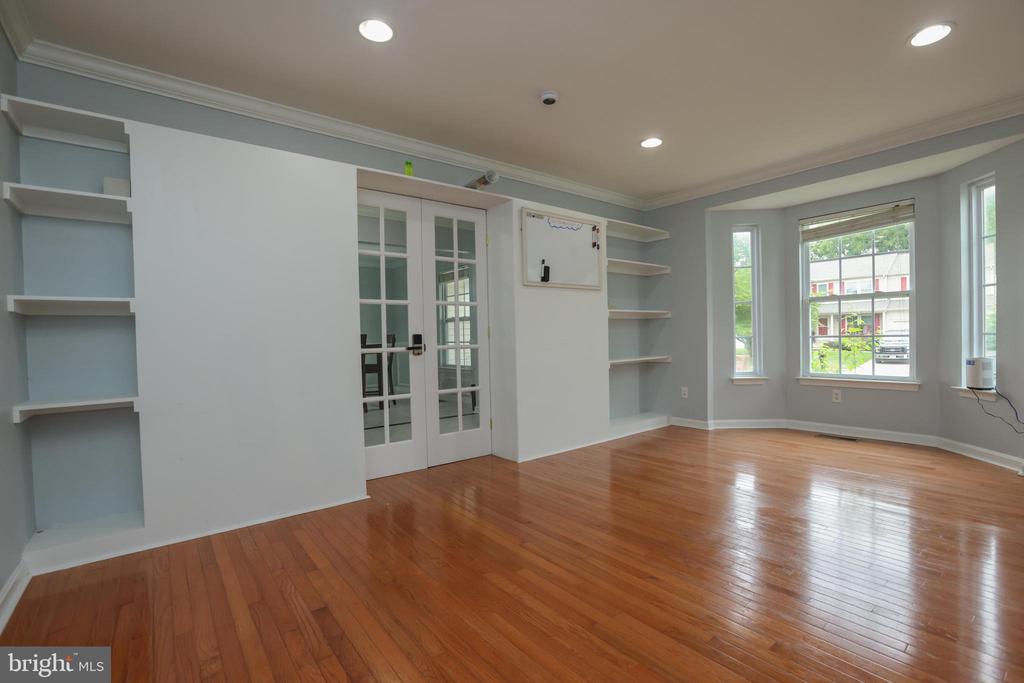 1813 CHAROLAIS COURT