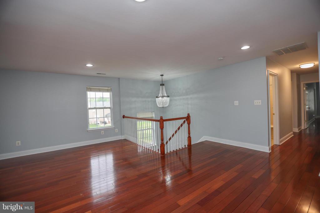 1813 CHAROLAIS COURT