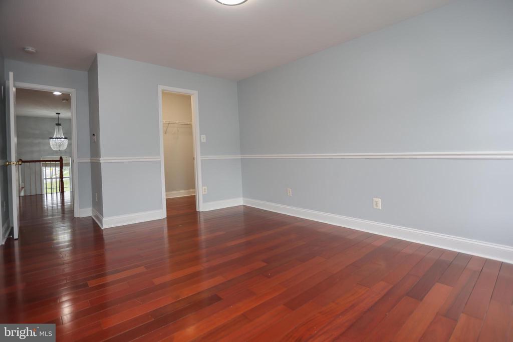 1813 CHAROLAIS COURT