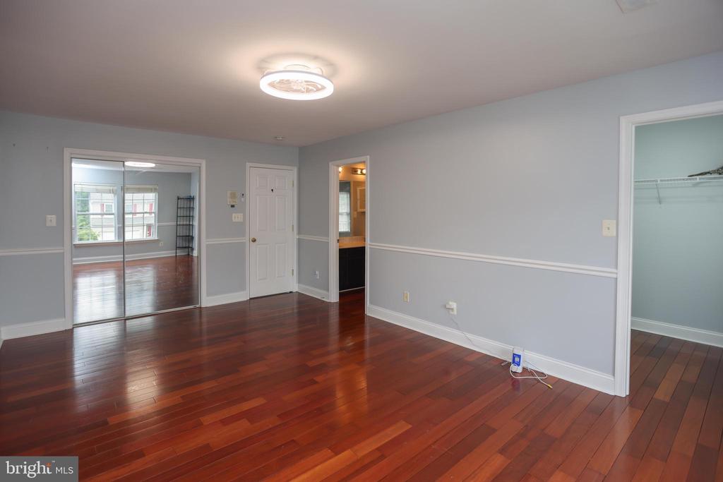 1813 CHAROLAIS COURT
