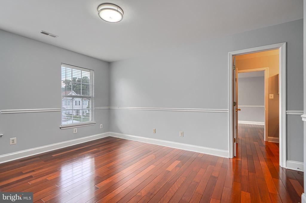 1813 CHAROLAIS COURT