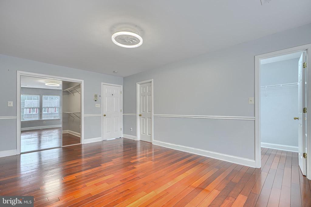 1813 CHAROLAIS COURT