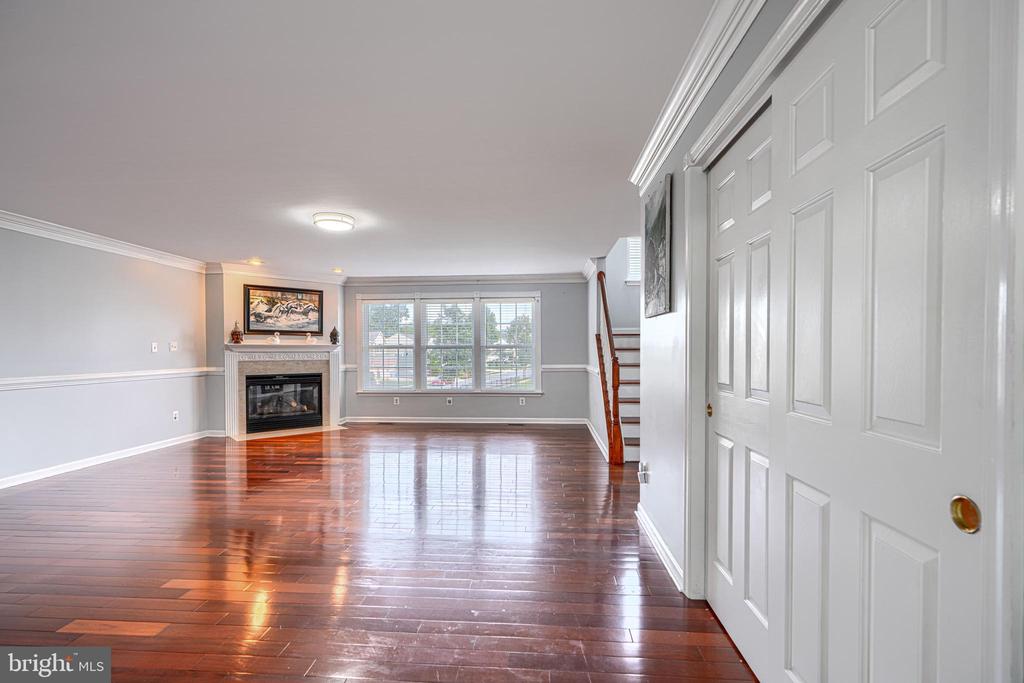 1813 CHAROLAIS COURT