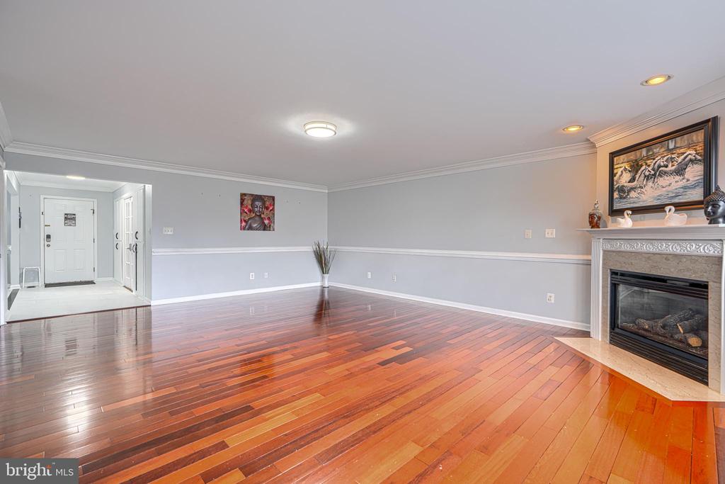 1813 CHAROLAIS COURT