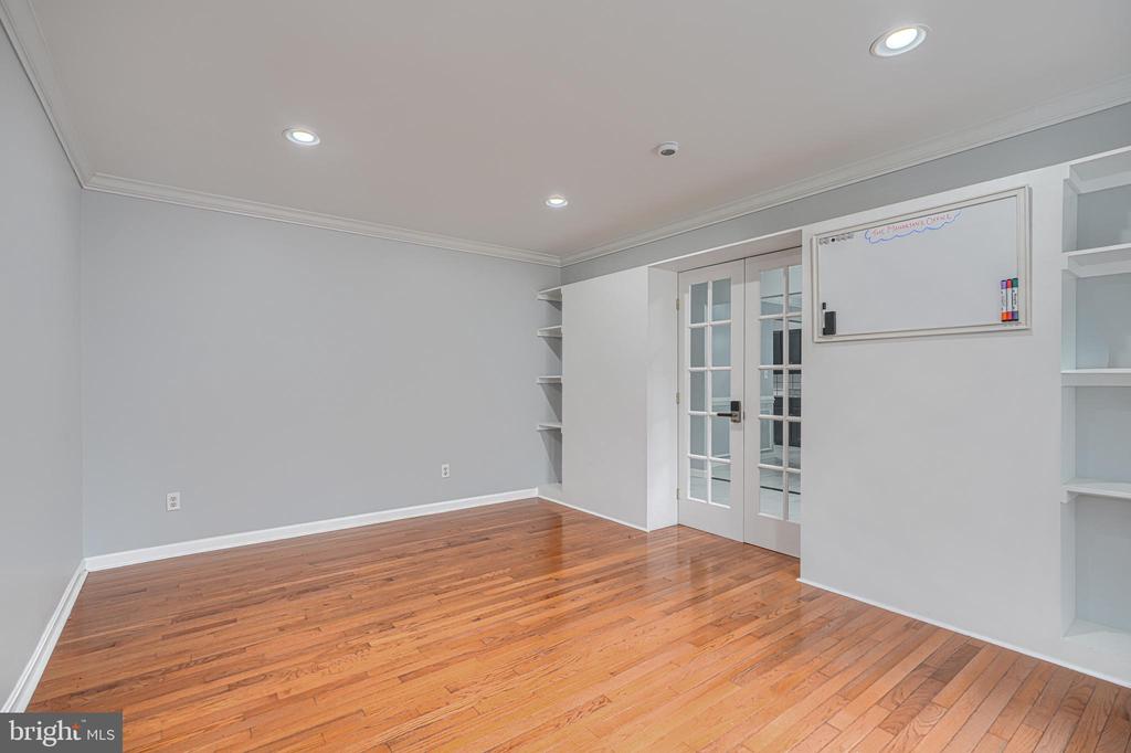 1813 CHAROLAIS COURT